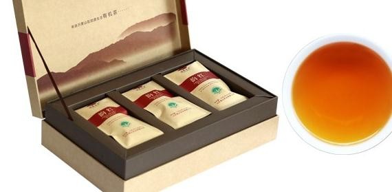 雪尖红茶礼盒包装展示
